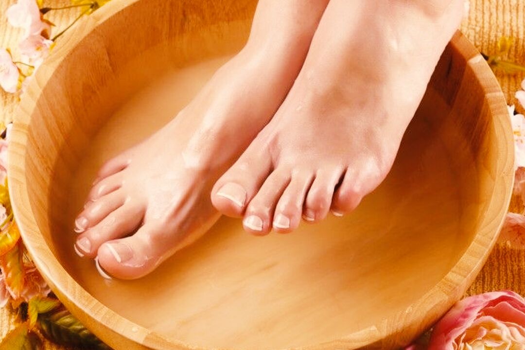 bath for the treatment of toenail fungus